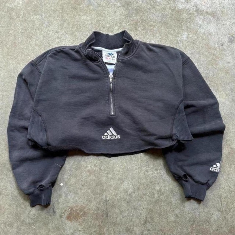 Vintage 90s Adidas black cropped henley sweatshirt  Men's size medium